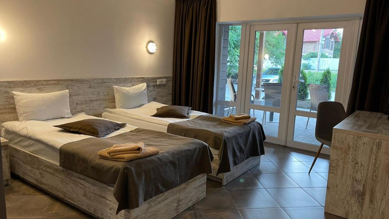 Clubhouse Hotell Ivano-Frankivsk Exteriör bild