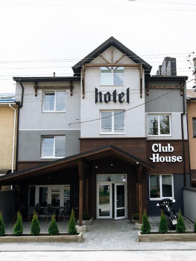 Clubhouse Hotell Ivano-Frankivsk Exteriör bild
