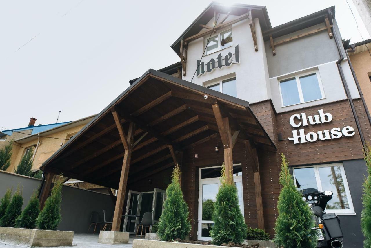 Clubhouse Hotell Ivano-Frankivsk Exteriör bild